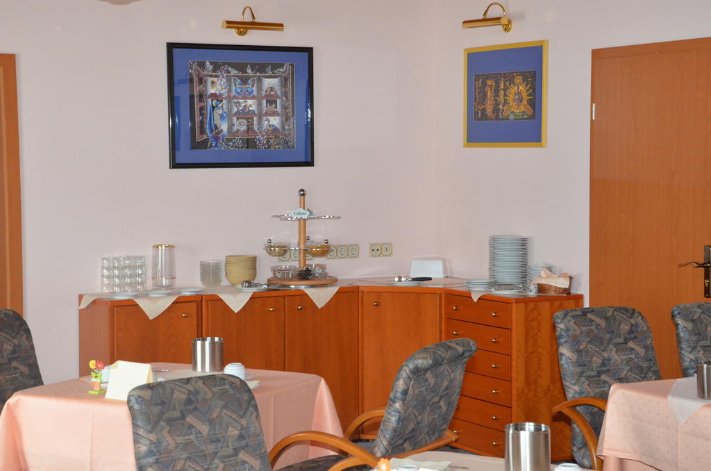 Central Inn Hotel Garni Eppelborn Dış mekan fotoğraf