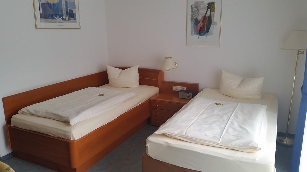 Central Inn Hotel Garni Eppelborn Dış mekan fotoğraf